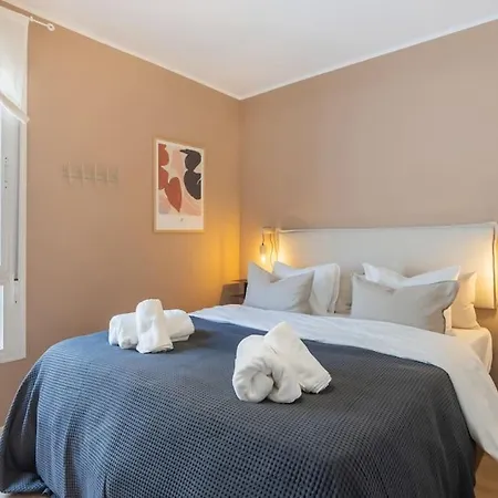 Downtown Flat With 46 Sqm Private Rooftop Terrace